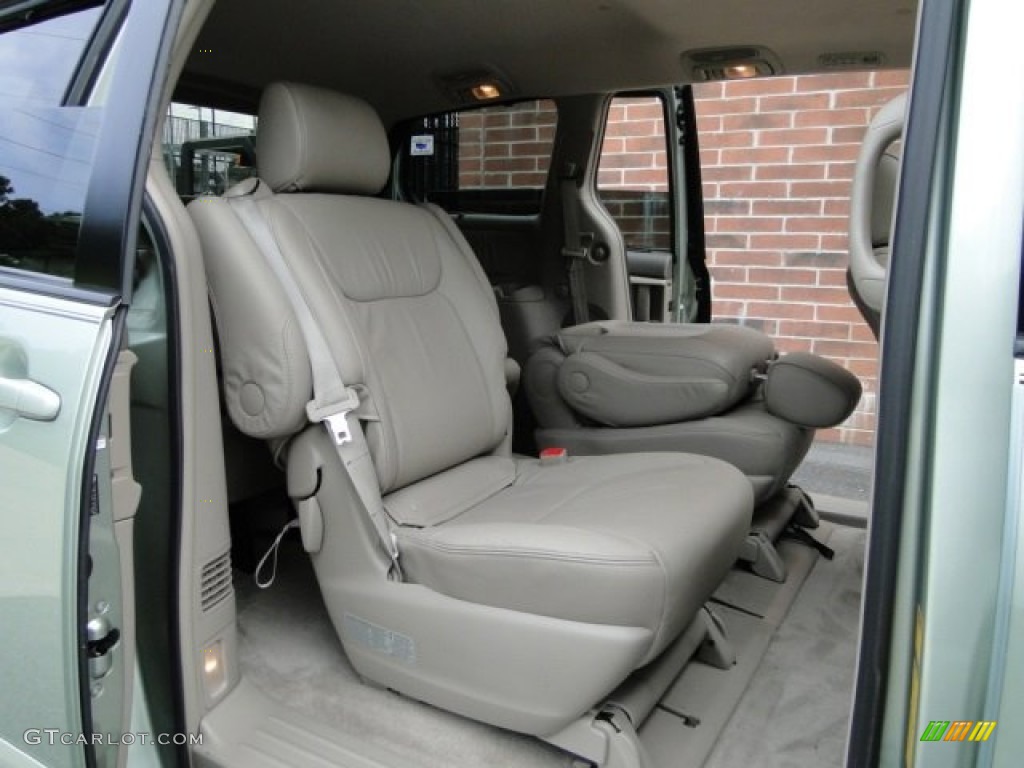 2007 Sienna XLE - Silver Pine Mica / Taupe photo #24