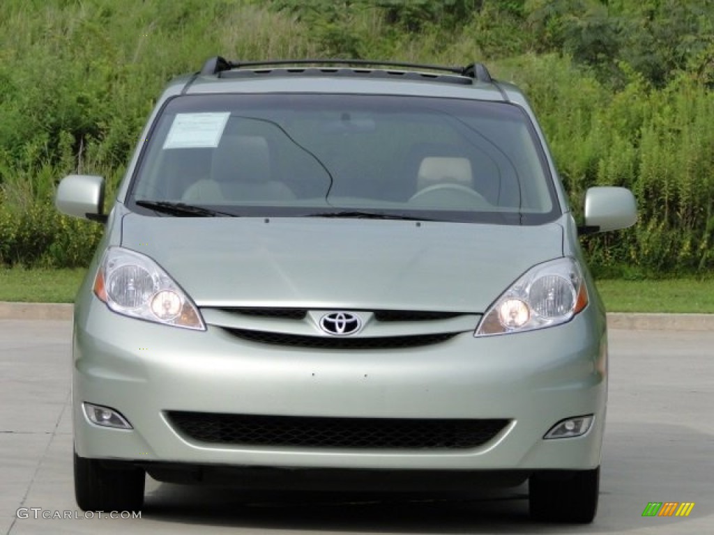 2007 Sienna XLE - Silver Pine Mica / Taupe photo #29