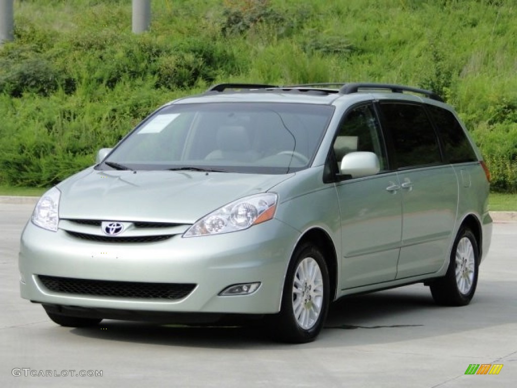 2007 Sienna XLE - Silver Pine Mica / Taupe photo #30