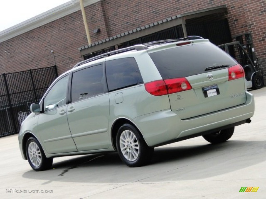 2007 Sienna XLE - Silver Pine Mica / Taupe photo #32