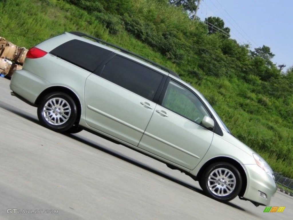 2007 Sienna XLE - Silver Pine Mica / Taupe photo #35