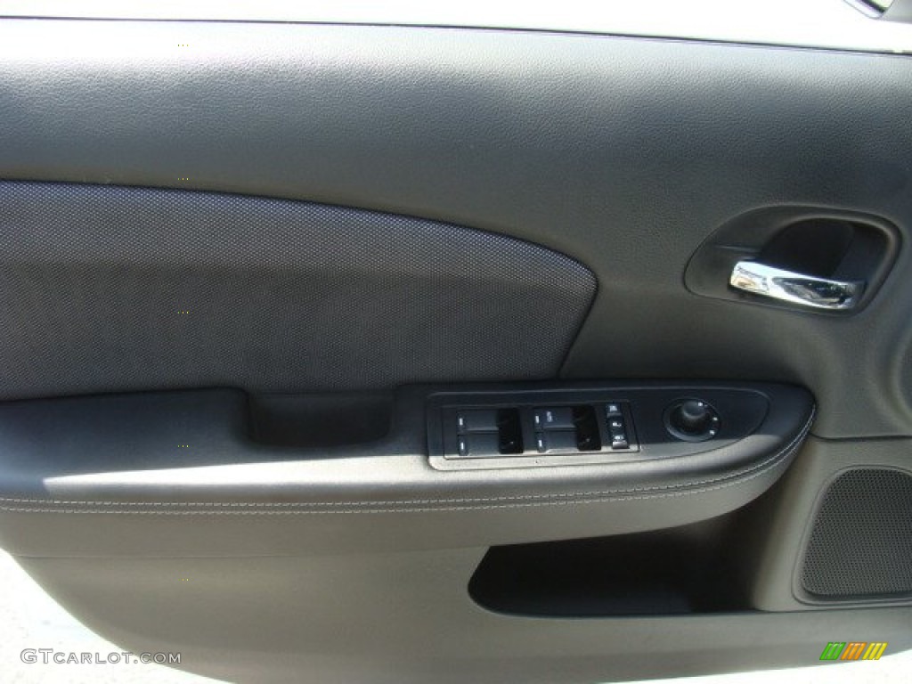 2014 Avenger SE - Bright White / Black photo #12