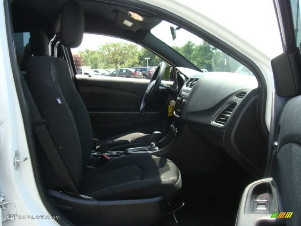 2014 Avenger SE - Bright White / Black photo #15
