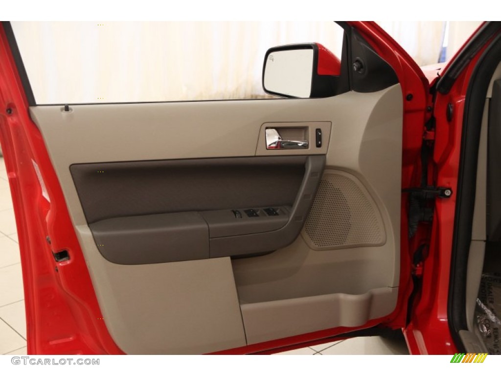 2008 Focus SES Sedan - Vermillion Red / Medium Stone photo #4