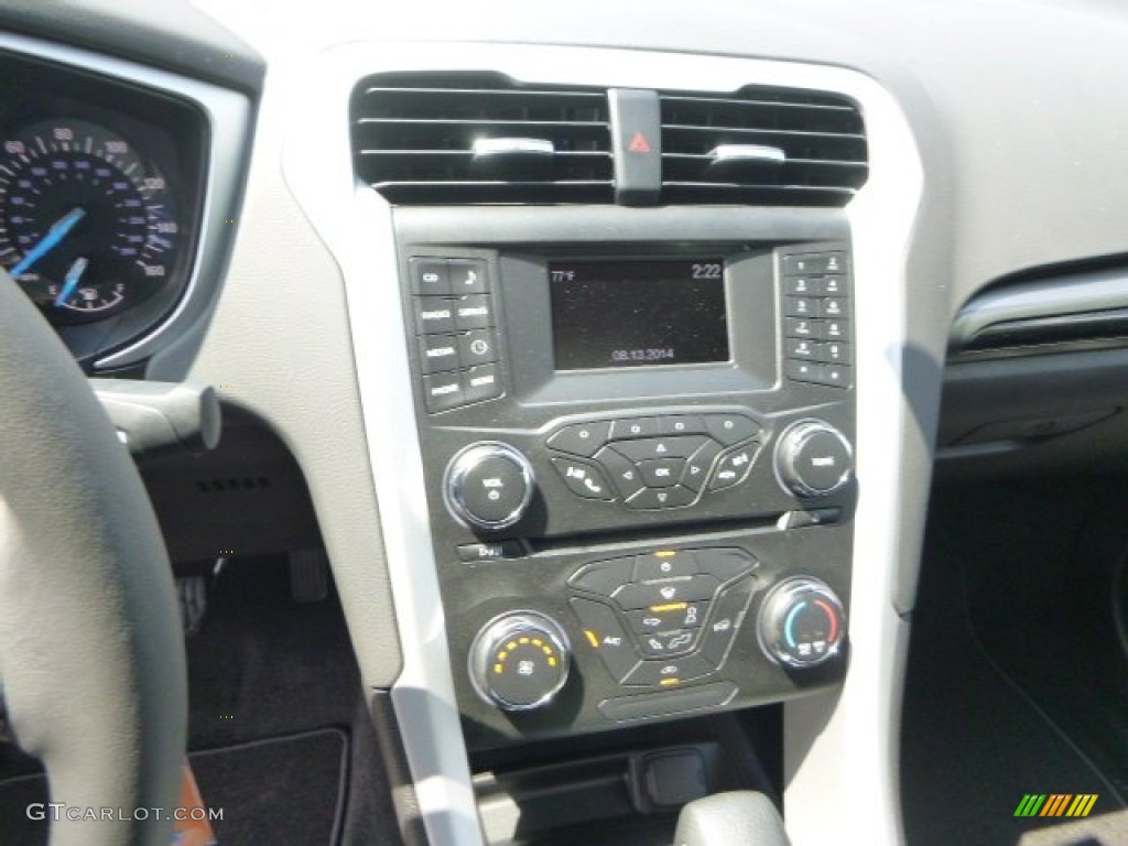 2015 Fusion SE - White Platinum Metallic / Charcoal Black photo #13