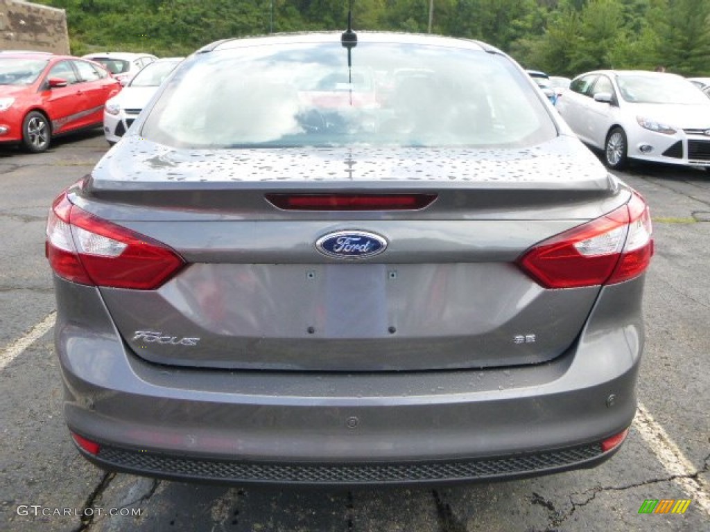 2014 Focus SE Sedan - Sterling Gray / Charcoal Black photo #3