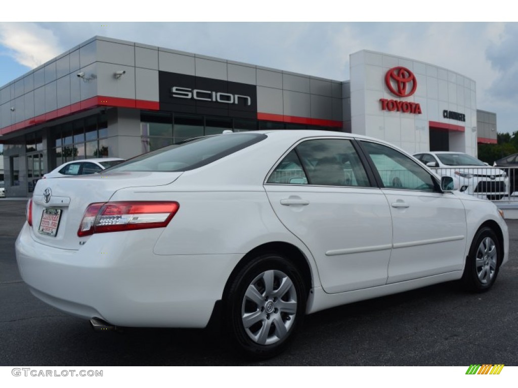 2010 Camry LE - Super White / Ash Gray photo #4