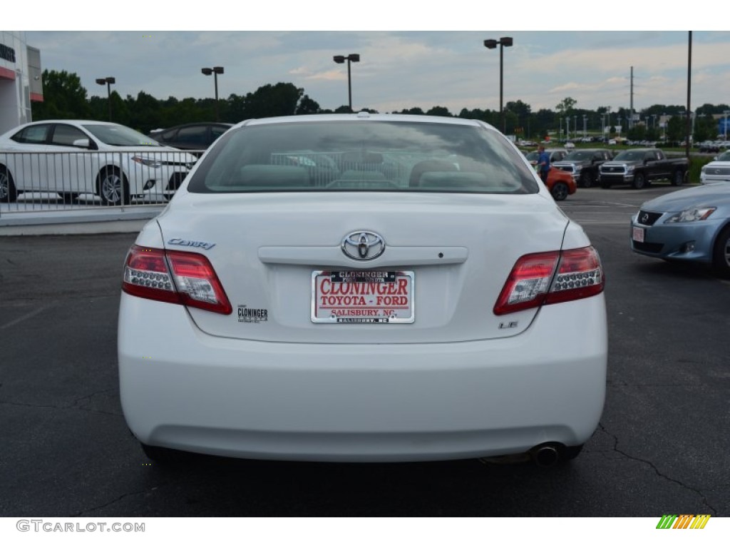2010 Camry LE - Super White / Ash Gray photo #5