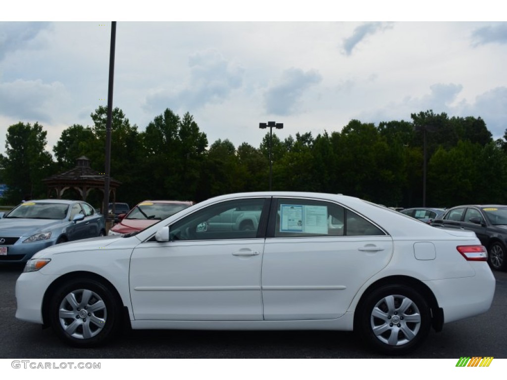 2010 Camry LE - Super White / Ash Gray photo #6