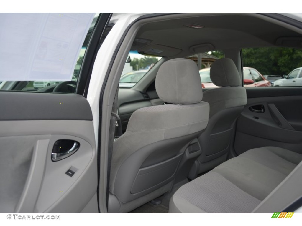 2010 Camry LE - Super White / Ash Gray photo #11