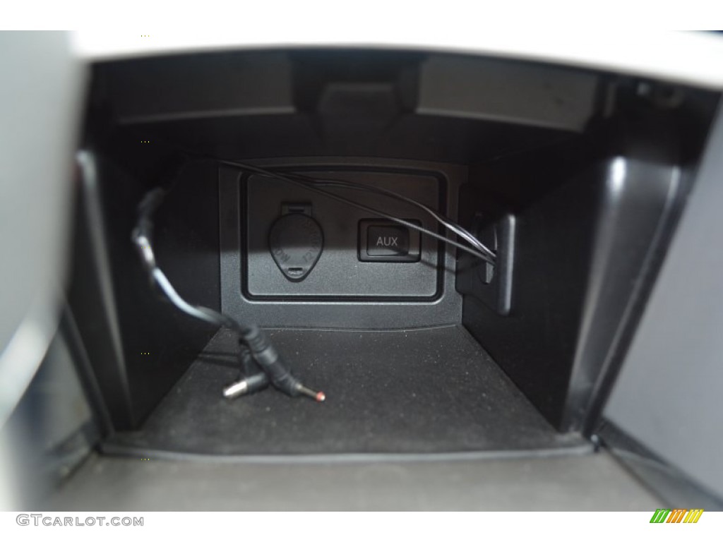 2010 Camry LE - Super White / Ash Gray photo #20