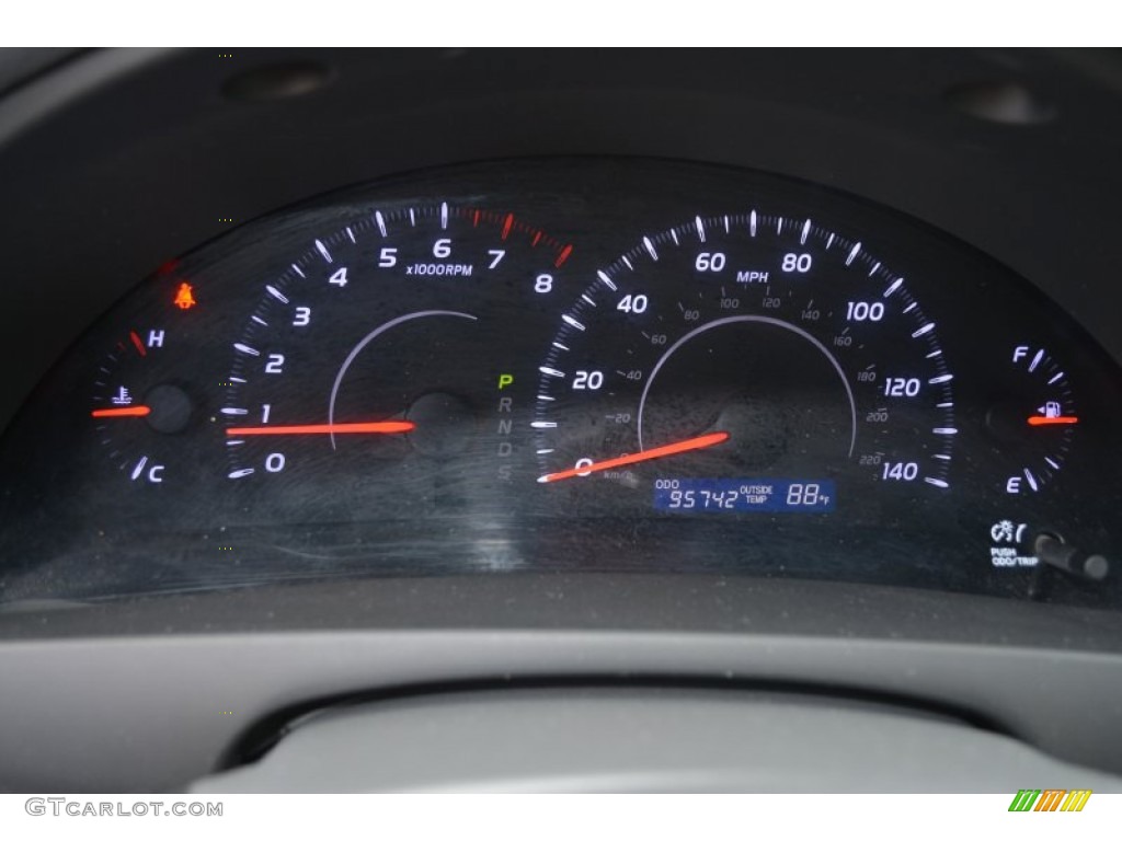 2010 Camry LE - Super White / Ash Gray photo #25