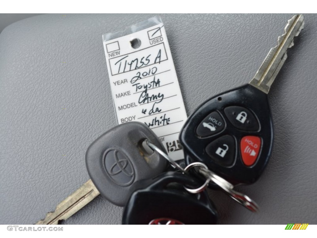 2010 Camry LE - Super White / Ash Gray photo #28