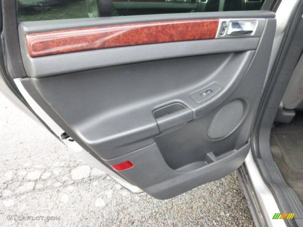 2005 Chrysler Pacifica Touring Dark Slate Gray Door Panel Photo #96269946