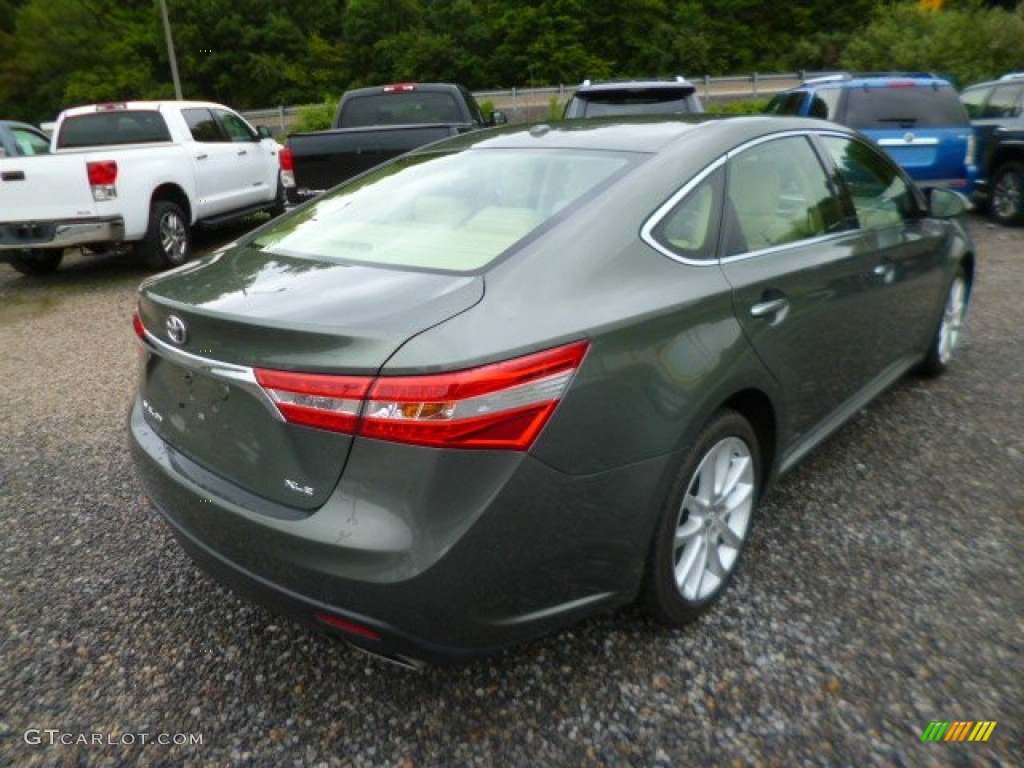 2013 Avalon XLE - Cypress Green Pearl / Almond photo #5