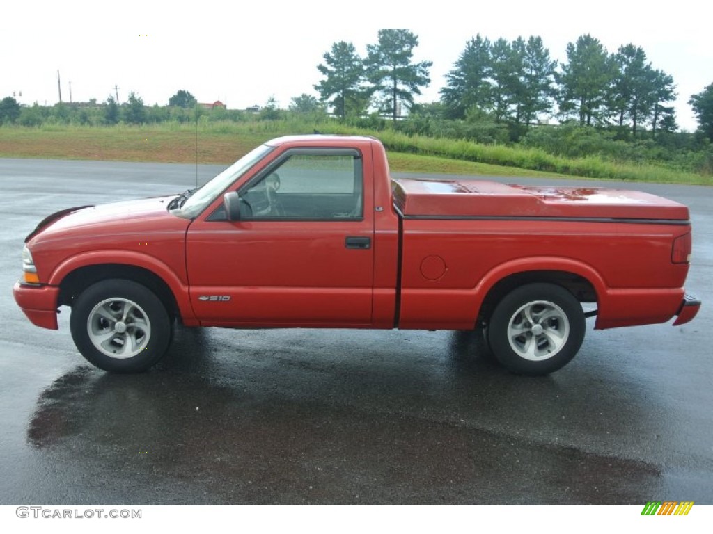 1999 S10 LS Regular Cab - Victory Red / Medium Gray photo #3