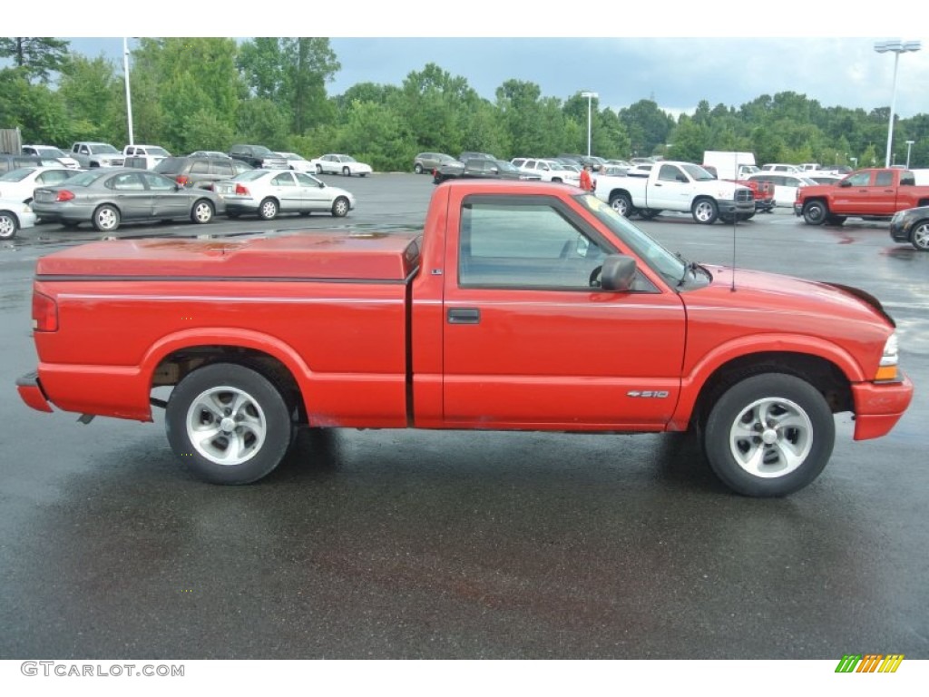 1999 S10 LS Regular Cab - Victory Red / Medium Gray photo #6