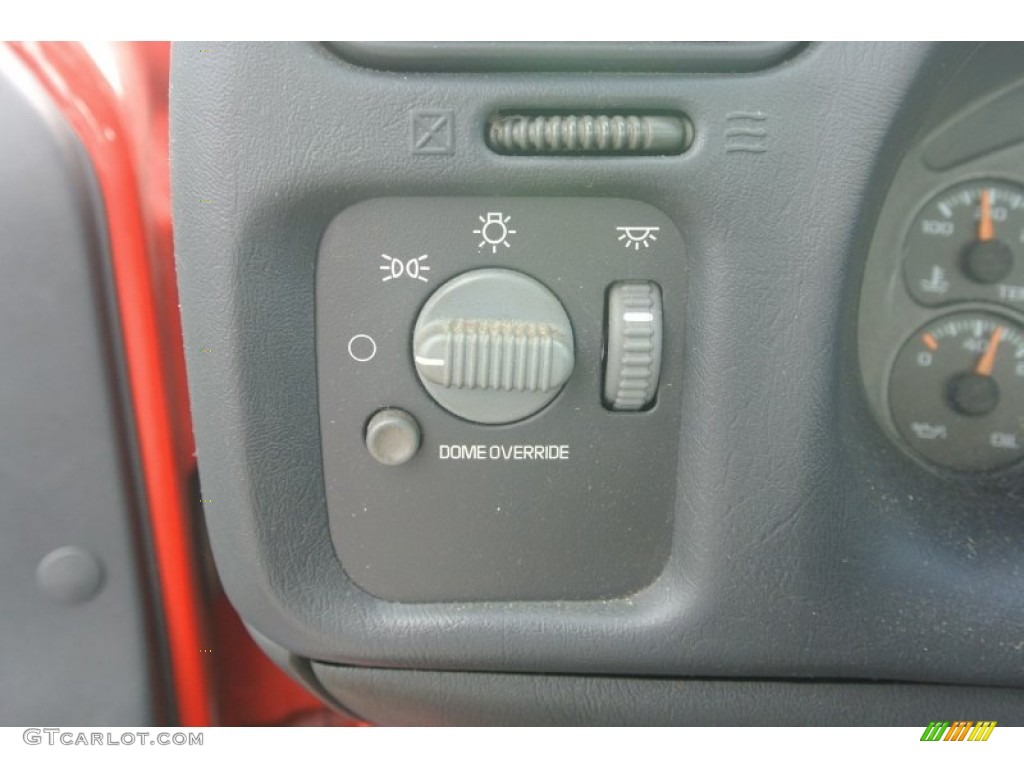 1999 Chevrolet S10 LS Regular Cab Controls Photo #96281238