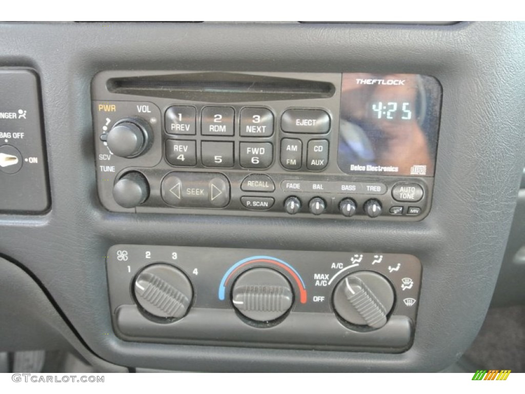 1999 Chevrolet S10 LS Regular Cab Controls Photos
