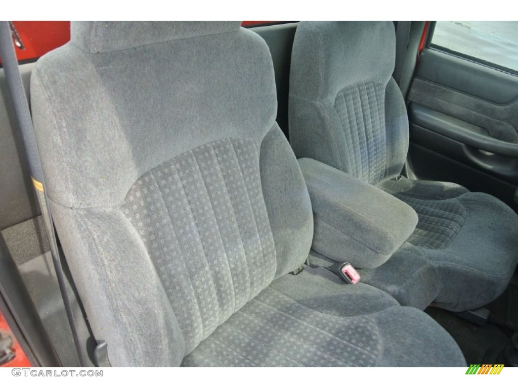 1999 S10 LS Regular Cab - Victory Red / Medium Gray photo #22