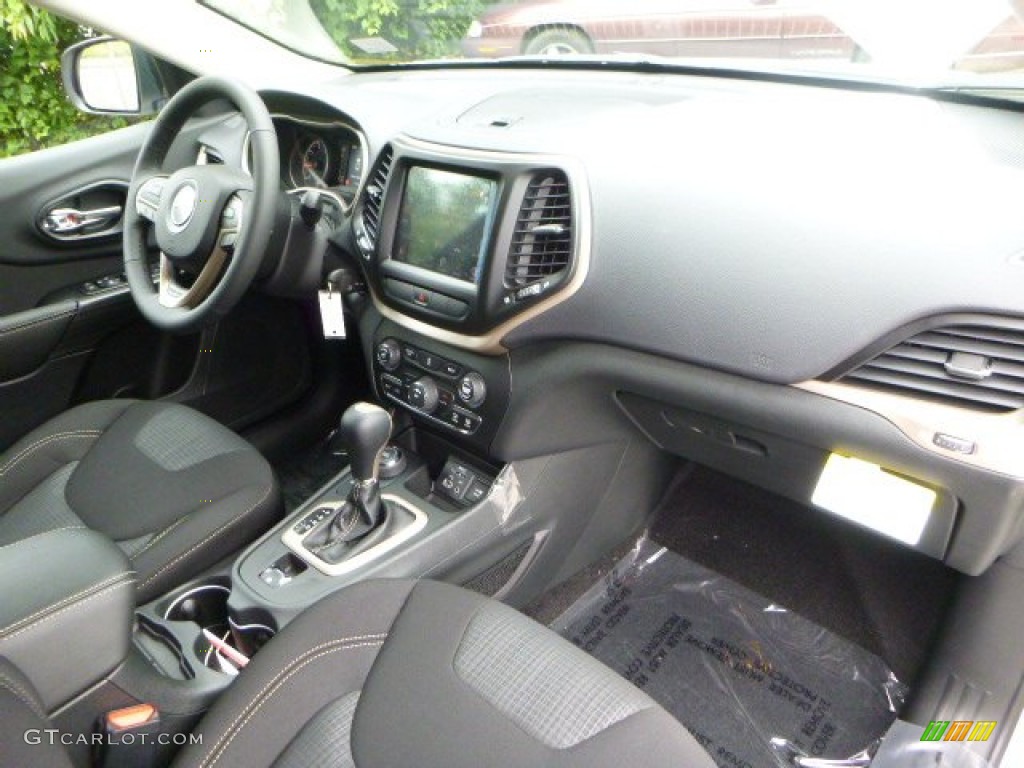 2015 Jeep Cherokee Latitude 4x4 Dashboard Photos