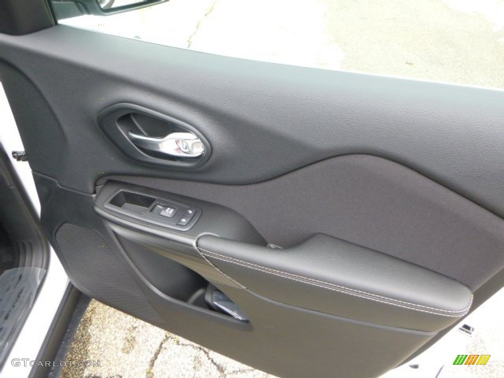 2015 Jeep Cherokee Latitude 4x4 Black Door Panel Photo #96284223