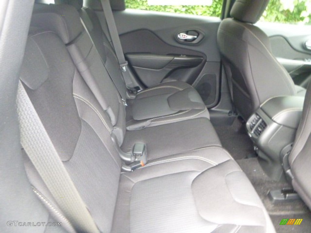 2015 Jeep Cherokee Latitude 4x4 Rear Seat Photo #96284235