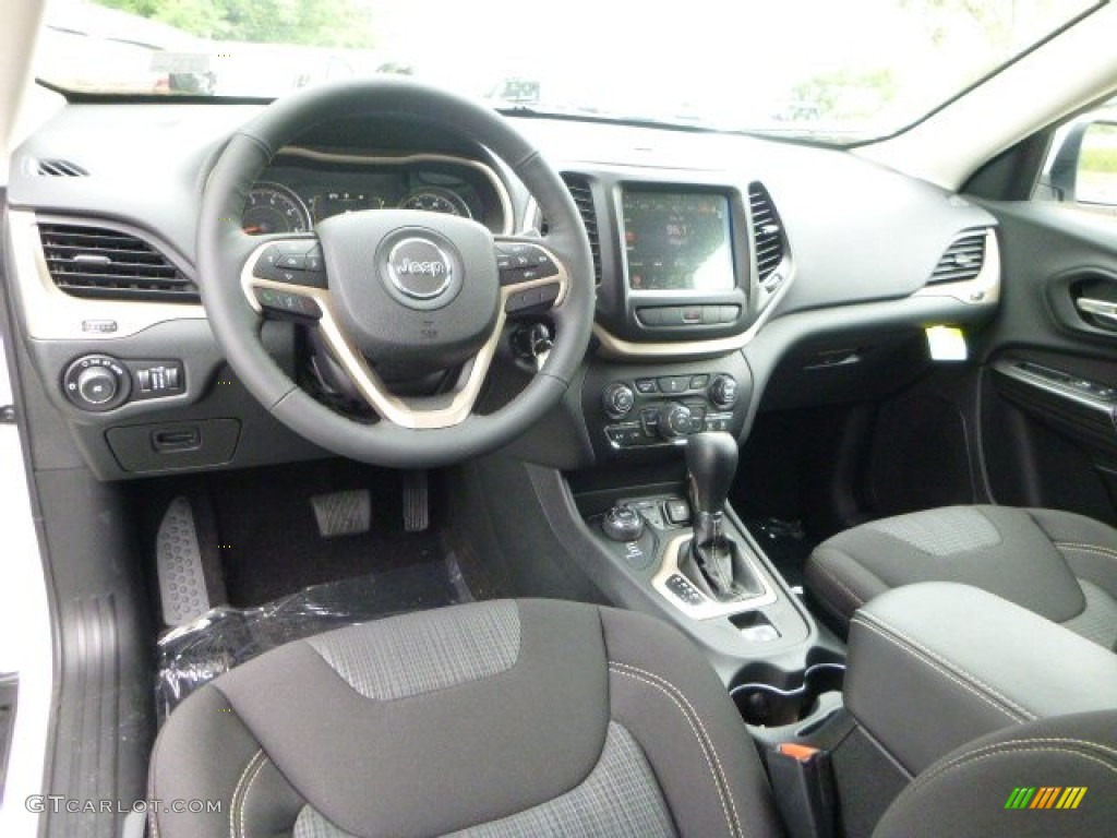 Black Interior 2015 Jeep Cherokee Latitude 4x4 Photo #96284271