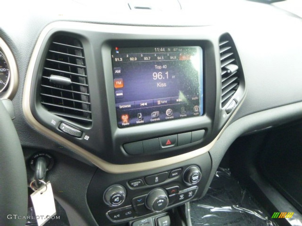 2015 Jeep Cherokee Latitude 4x4 Controls Photo #96284313