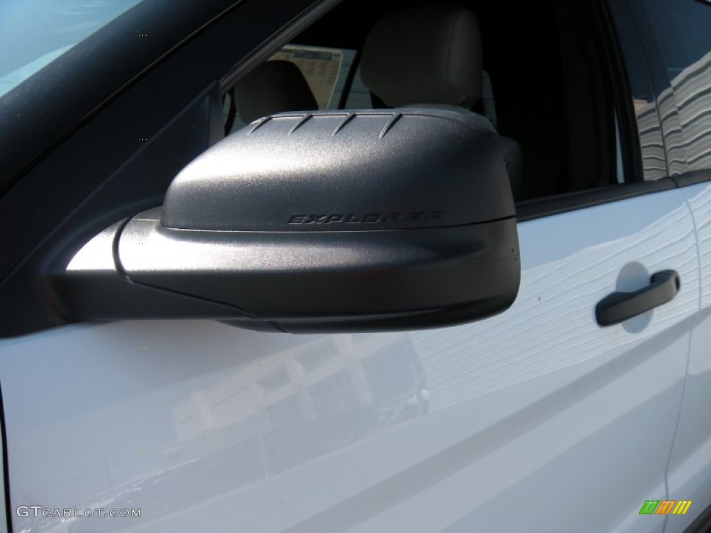 2015 Explorer FWD - Oxford White / Medium Light Stone photo #12