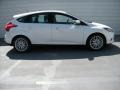 White Platinum - Focus Titanium Hatchback Photo No. 3