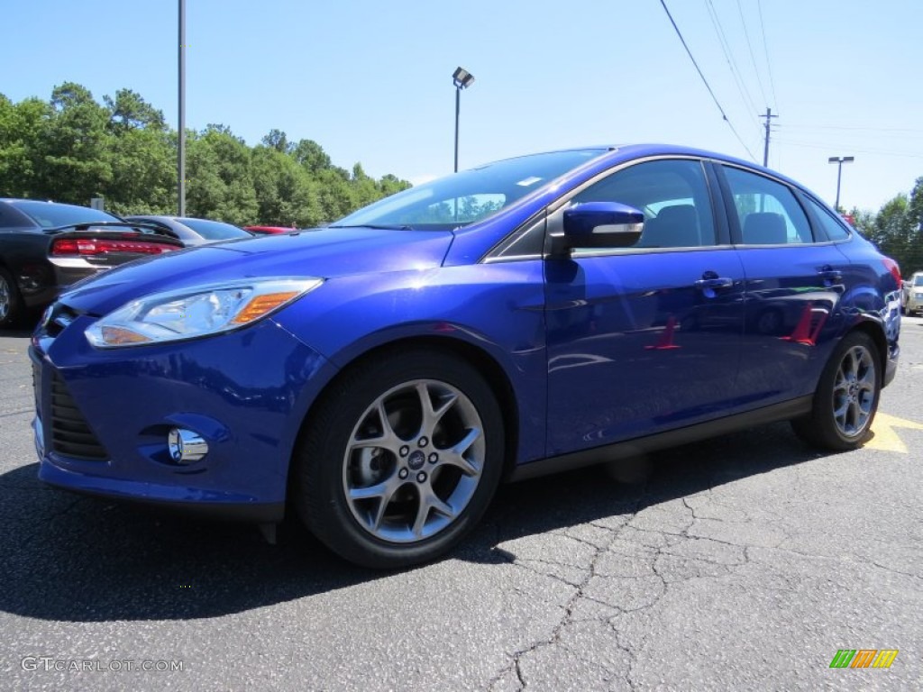 2013 Focus SE Sedan - Performance Blue / Charcoal Black photo #3