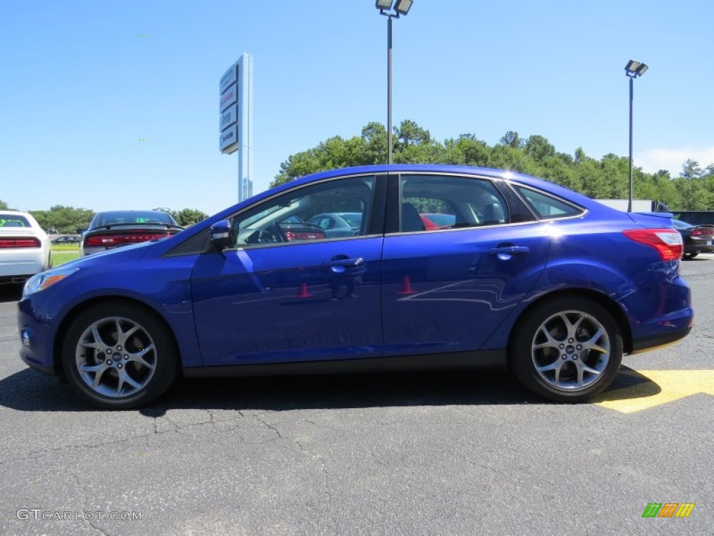 2013 Focus SE Sedan - Performance Blue / Charcoal Black photo #4