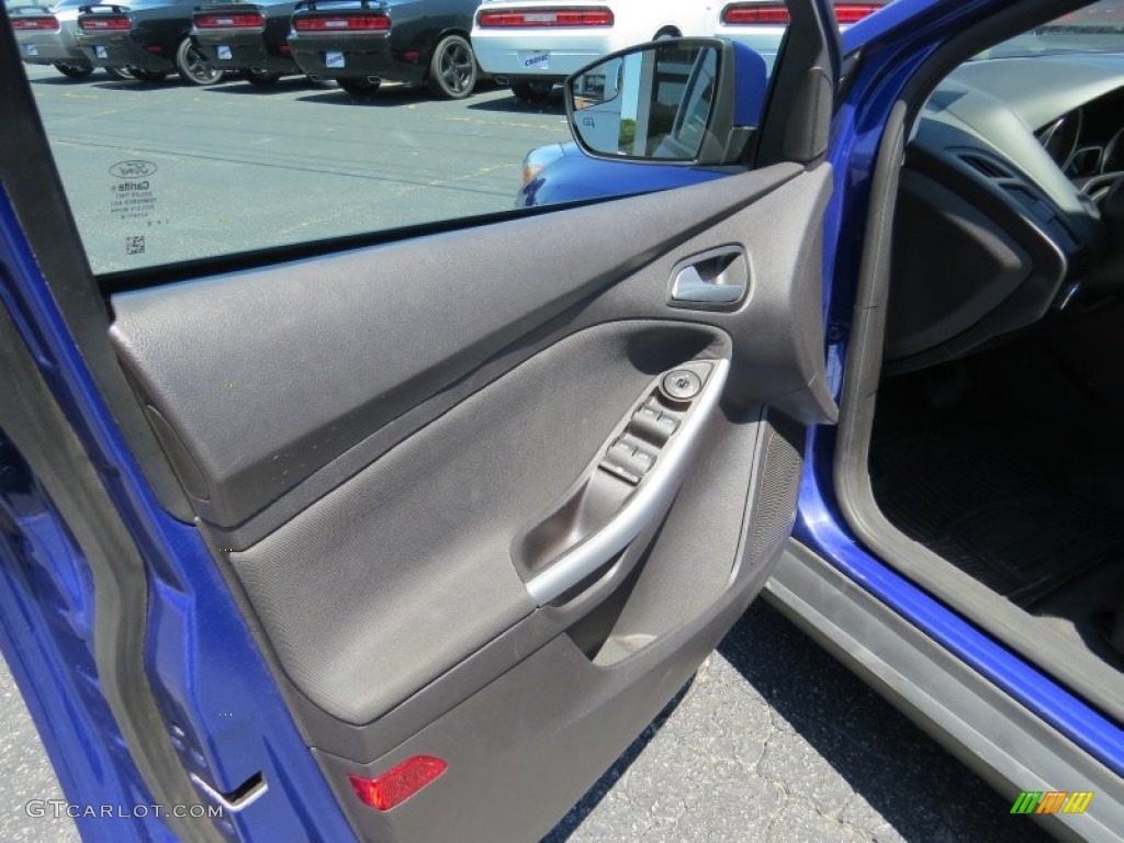 2013 Focus SE Sedan - Performance Blue / Charcoal Black photo #12
