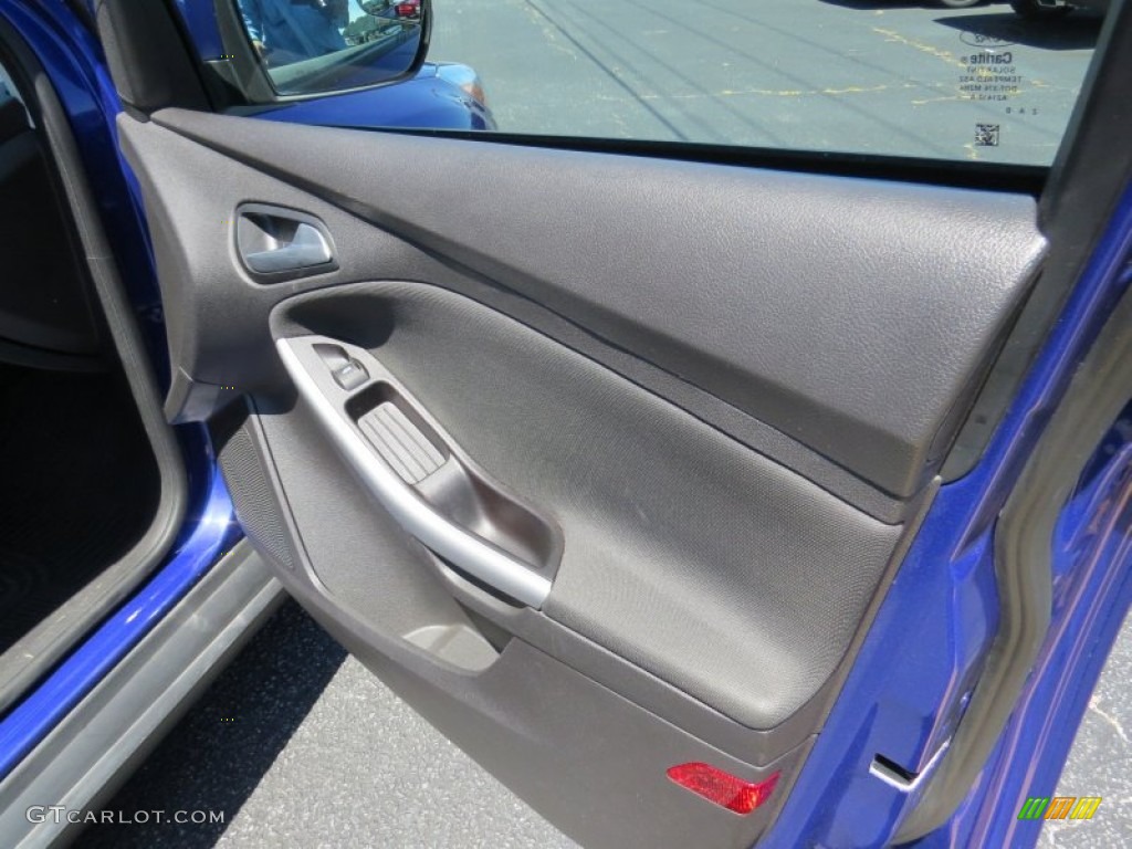 2013 Focus SE Sedan - Performance Blue / Charcoal Black photo #20