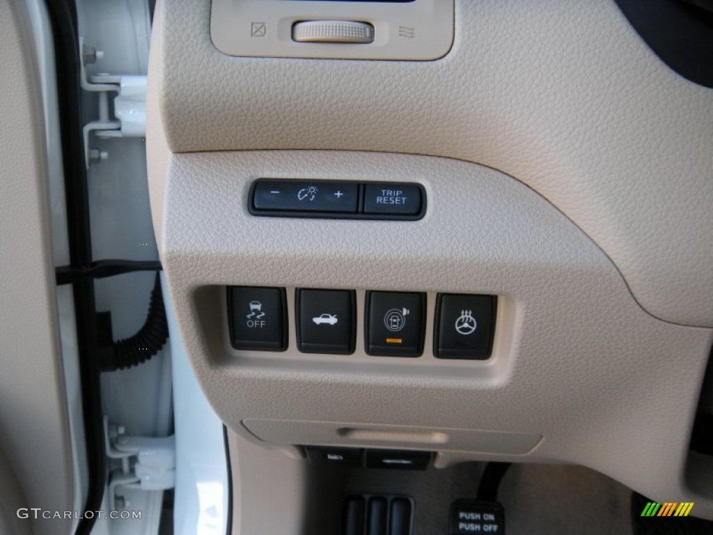 2014 Nissan Altima 3.5 SL Controls Photo #96293289