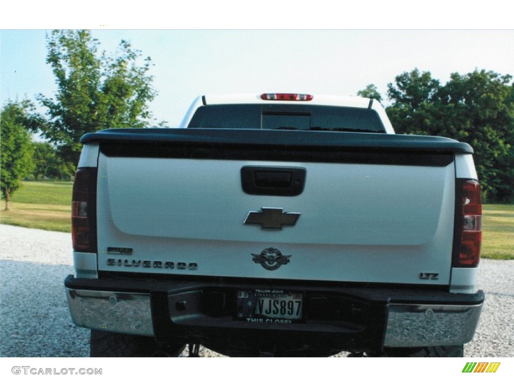 2009 Silverado 1500 LTZ Crew Cab 4x4 - Summit White / Ebony photo #4