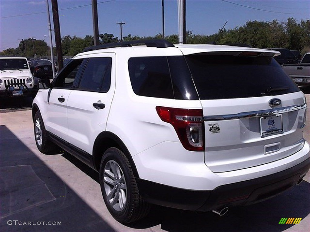 2015 Explorer FWD - Oxford White / Medium Light Stone photo #2