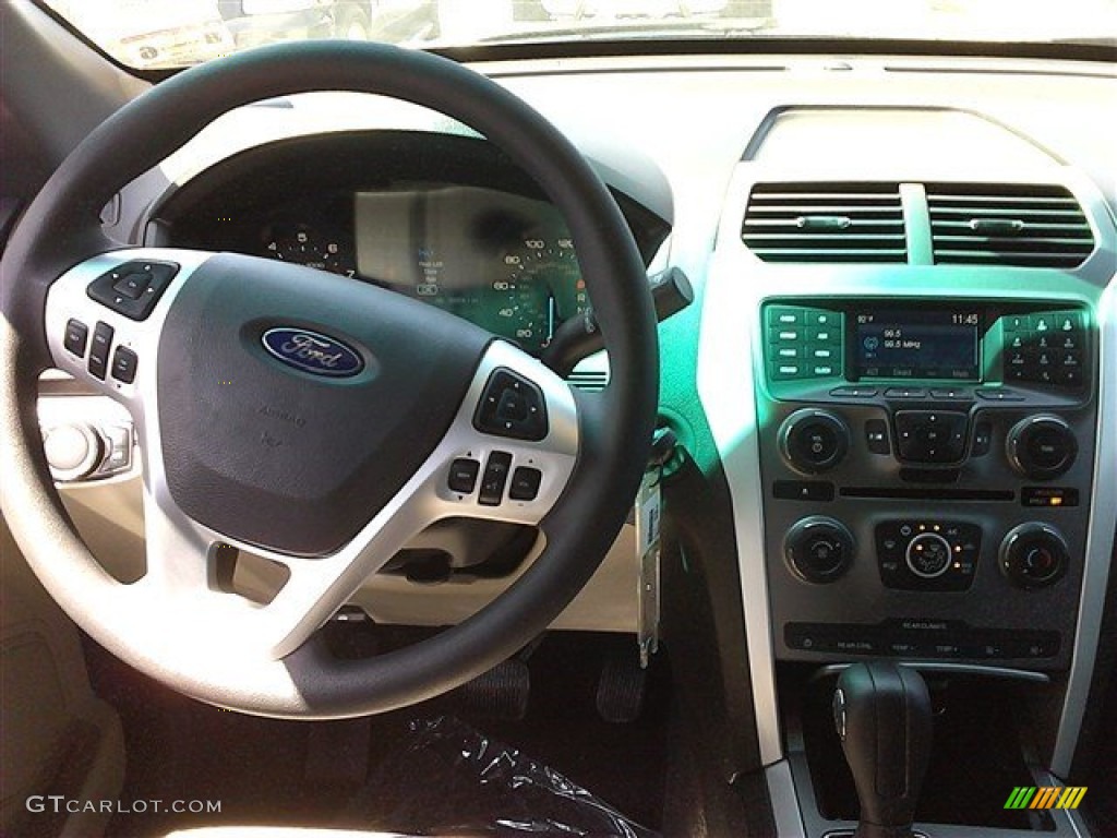 2015 Explorer FWD - Oxford White / Medium Light Stone photo #6