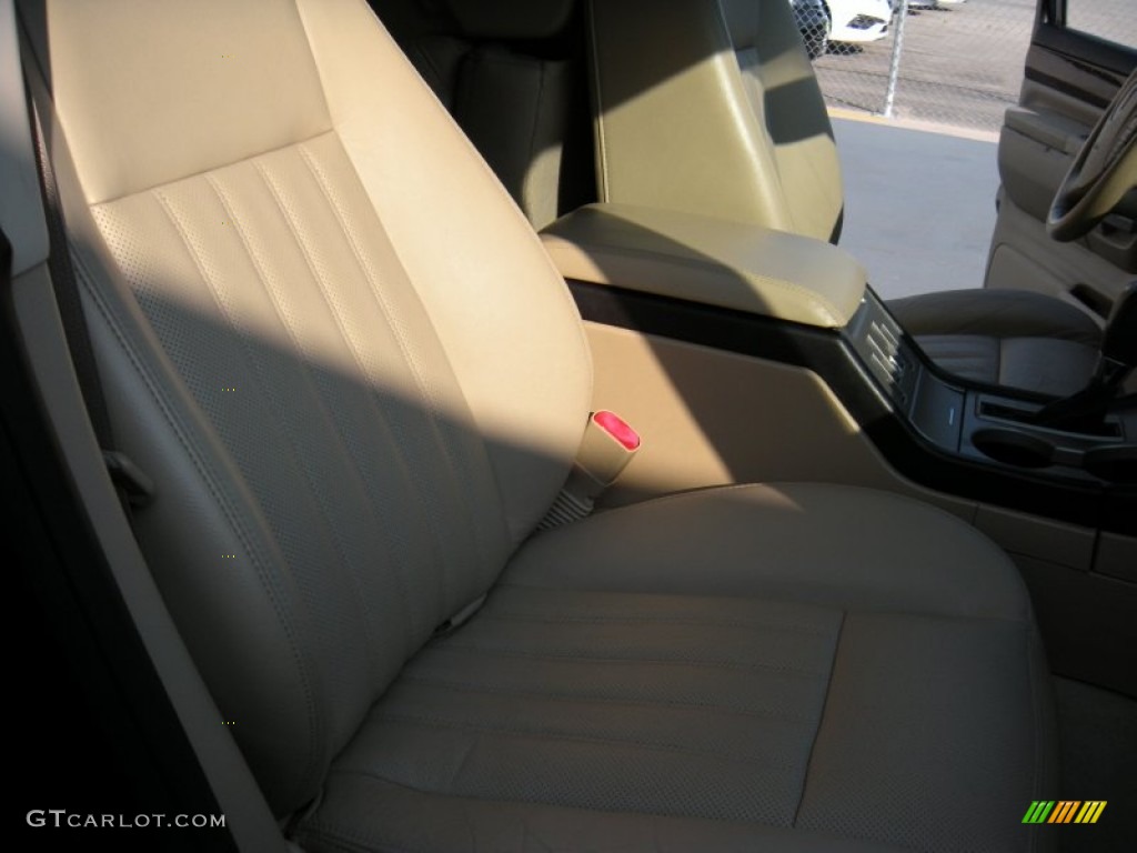 2005 Aviator Luxury - Black / Camel photo #29