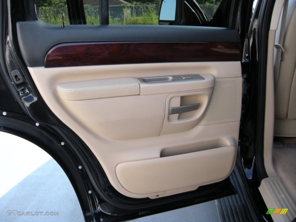 2005 Aviator Luxury - Black / Camel photo #35