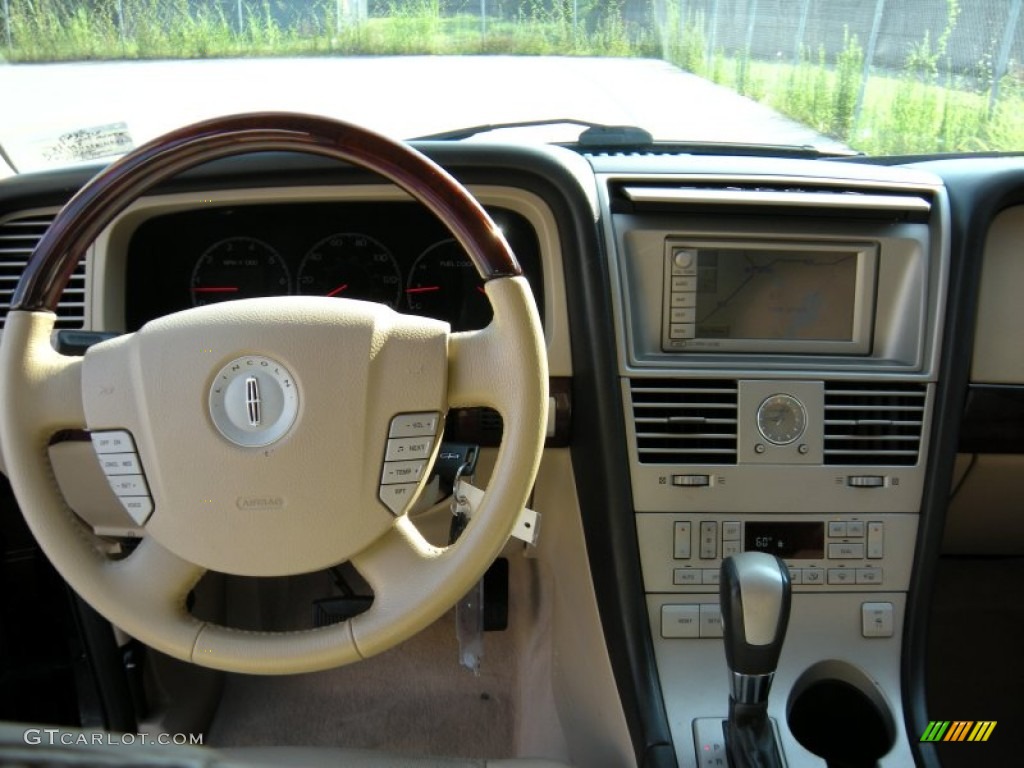 2005 Aviator Luxury - Black / Camel photo #45