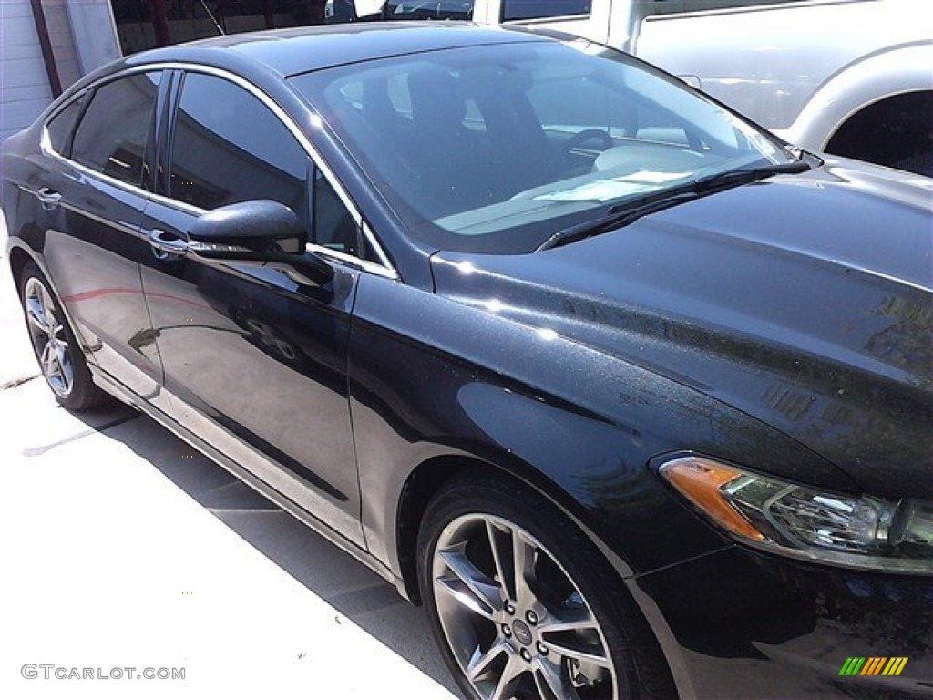 2015 Fusion Titanium - Tuxedo Black Metallic / Charcoal Black photo #4