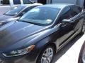 2015 Magnetic Metallic Ford Fusion SE  photo #3