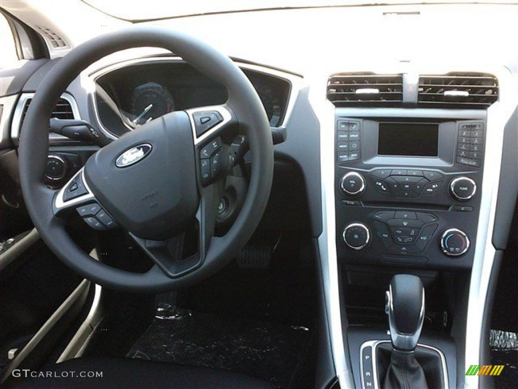 2015 Ford Fusion SE Charcoal Black Dashboard Photo #96298221
