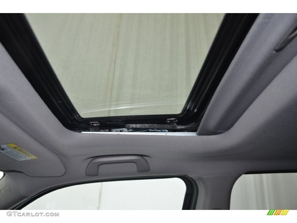 2015 Pilot SE - Crystal Black Pearl / Gray photo #15