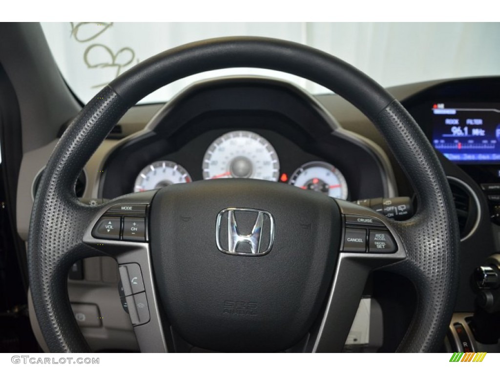 2015 Pilot SE - Crystal Black Pearl / Gray photo #19