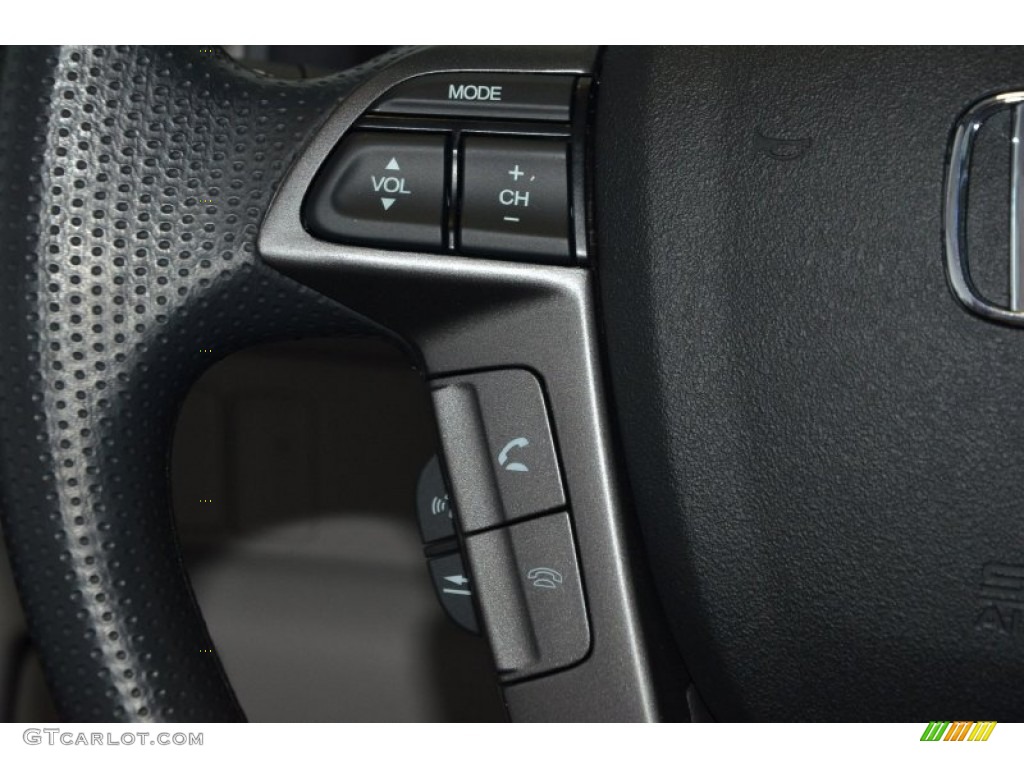 2015 Pilot SE - Crystal Black Pearl / Gray photo #21