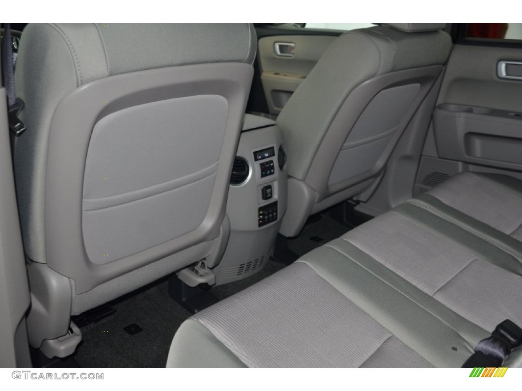 2015 Pilot SE - Crystal Black Pearl / Gray photo #23