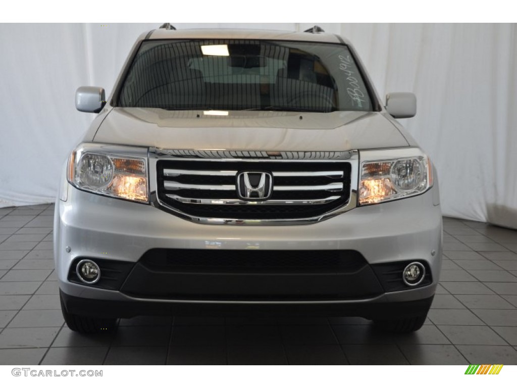 2015 Pilot Touring - Alabaster Silver Metallic / Gray photo #2